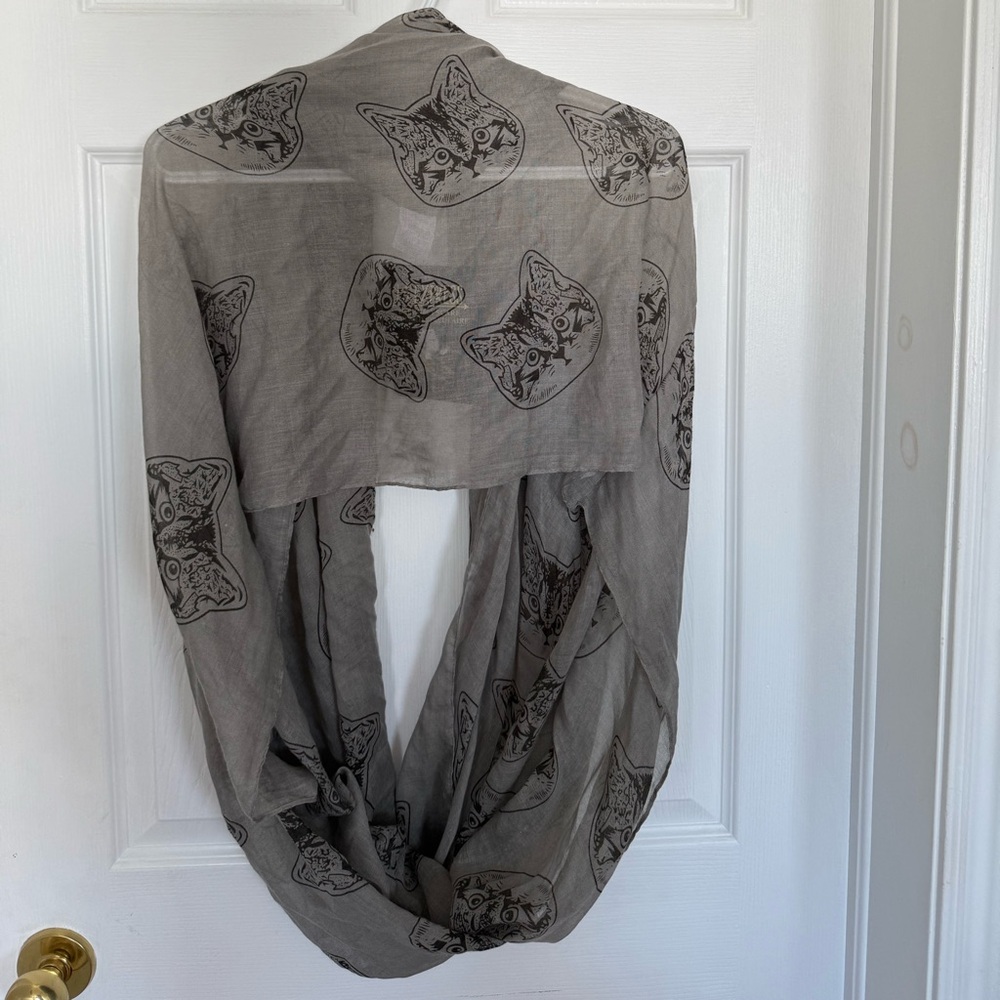 Express Gray Cat Pattern Scarf - Picture 2 of 3
